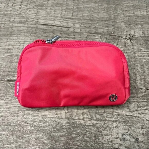 Lululemon Everywhere Belt Bag CERI Pink One Size - Picture 1 of 5